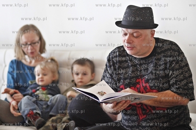 Sopot. Zatoka Sztuki. Krzysztof Skiba czyta dzieciom....