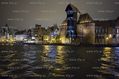 Gdańsk. Wysoki woziom wód Motławy, który jest efektem...
