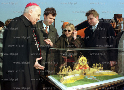 Poswiecenie fundamentow pod pudowe oltarza papieskiego...