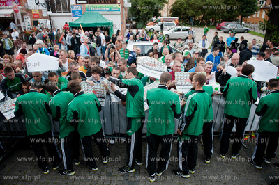 Gdansk. Scena na Targu Weglowym. Prezentacja druzyny...