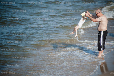 Gdansk. Wakacyjny, sloneczny dzien na plazy w Brzeznie.
08.07.2013
fot....