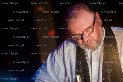 Gdansk. Oliwa. Dom Zarazy. Pisarz Pawel Huelle czyta...