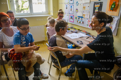 Gdansk.  Magdalena Rozczka odwiedzila dzieci w Klinice...