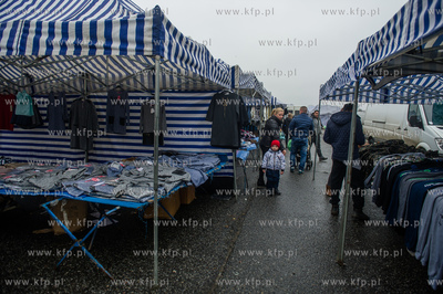 Gielda samochodowa w Pruszczu Gdanskim. Jedno z
najwiekszych...