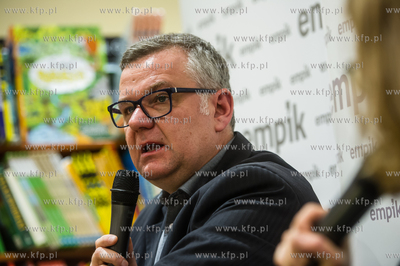 Gdansk. Galeria Baltycka. Spotkanie z  dziennikarzem,...