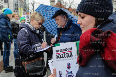 Plac Przyjaciół SopotuHappening pt. Nie róbcie nas...