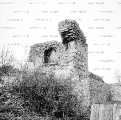 Fragment starej budowli prawdopodobnie zamku w Skarszewach....