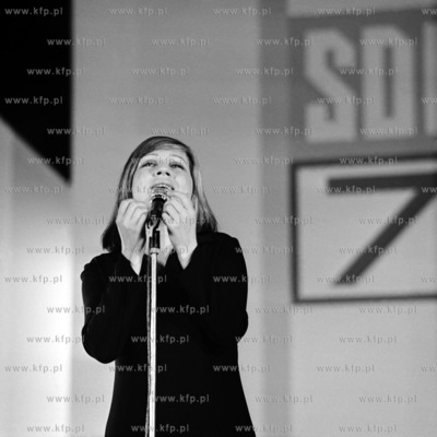 XII Miedzynarodowy Festiwal Piosenki w Sopocie. Eva...