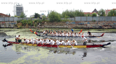 Baltic Sail Gdansk. Wyscigi smoczych lodzi na Motlawie29.07.2006...