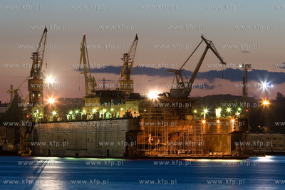 Gdynia, Nz. Dok w Stoczni Gdynia.
09.07.2008
Sebastian...