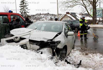 Kolizja drogowa na ul. Kartuskiej w wyniku ktorej dwie...