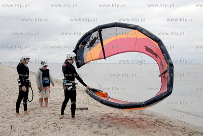 Rewa - pomorski raj dla fanow windsurfingu i kitesurfingu.
26.09.2009
fot....