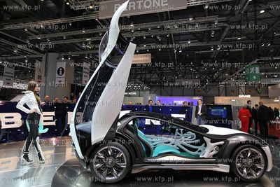 Targi motoryzacyjne w Genewie. Nz. Alfa Romeo Bertone...