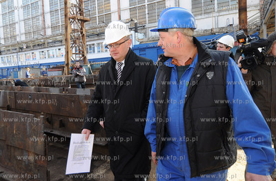 Minister Skarbu Aleksander Grad odwiedzil spolki dzialajace...