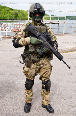 Gdynia. Torpedownia na terenie portu wojennego na Oksywiu....