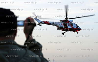 Gdynia. Pokaz ratownictwa morskiego w wykonaniu załogi...