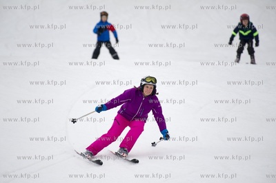 Koszałkowo. Stok narciarski i wyciąg na zboczach...