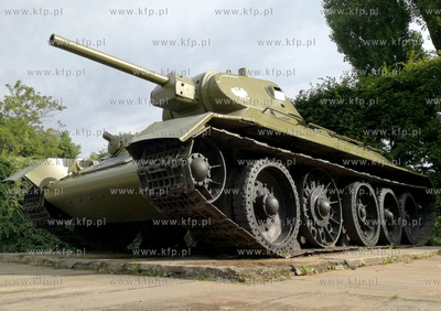 Gdańsk. Al. Zwycięstwa. Pomnik, czołg T34/79 1 Brygady...