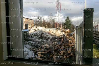 Wyburzanie budynku dworca PKP w Pruszczu Gdańskim....