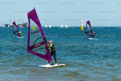 Plaza w Sopocie, przy Sopockim Klubie Zeglarskim. Briefing...