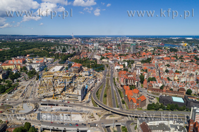 Budowa centrum handlowego Forum Gdańsk. Środkiem...