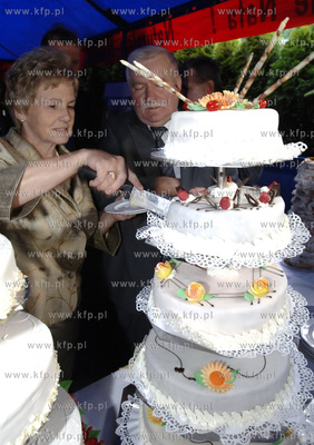 Gdansk, ul. Polanki - uroczystosc imienin Lecha i Danuty...