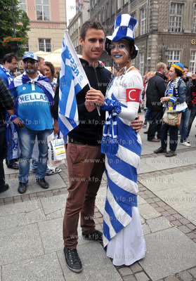 Dlugi Targ w Gdansku.. Wspolne pamiatkowe zdjecie kibica...