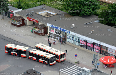 Wrzeszcz. Widok na dworzes PKP Wrzeszcz  z budowanego...