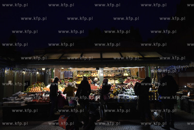 Świąteczne zakupy na Hali Targowej w Gdańsku. Zewnętrzne...