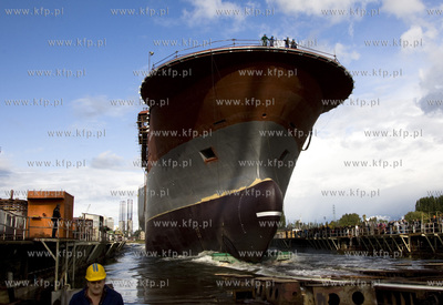 Stocznia Gdansk. Pochylnia B1 wodowanie kolejnego statku...