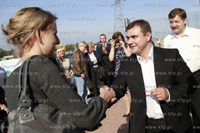 Uroczyste przekazanie do użytku 125 mieszkań wybudowanych...