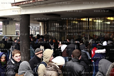 Gdansk. Nabor do policji. Kolejka chetnych do pracy...