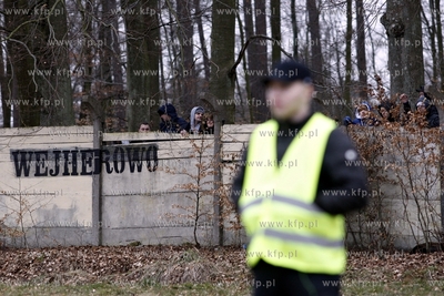 Wejherowo. Cwiercfinal Pucharu Polski w pilce noznej...