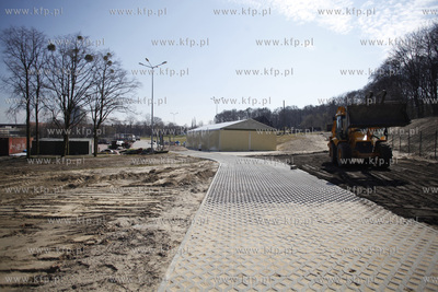 Gdansk. Przygotowania Placu Zebran Ludowych do pelnienia...