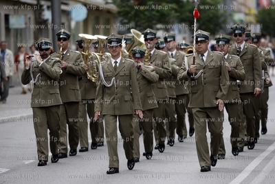 Gdynia. Swieto Marynarki Wojennej. Parada orkiestr...