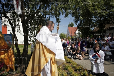 Procesja Bozego Ciala w gdanskiej dzielnicy Letnica....