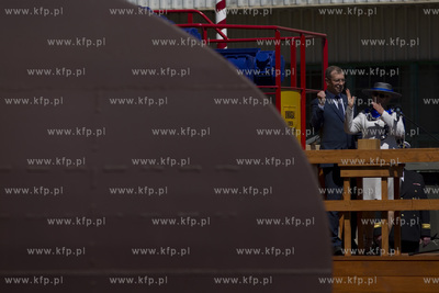 Stocznia Marynarki Wojennej w Gdyni. Wodowanie i chrzest...