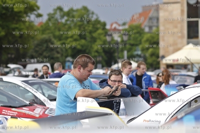 Gdańsk. Targ Węglowy. Start honorowy do XII Rajdu...