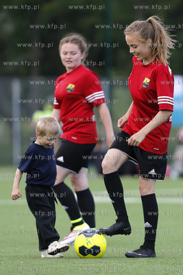 Gdansk Zaspa. Pilkarski turniej dzikich druzyn Do przerwy...