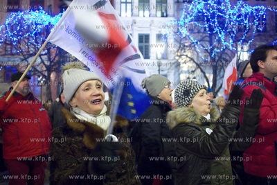 Długi Targ w Gdańsku. Protest środowisk opozycyjnych...