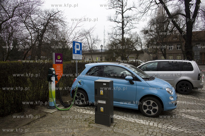 Sopot. Punkt ładowania samochodów elektrytcznych...