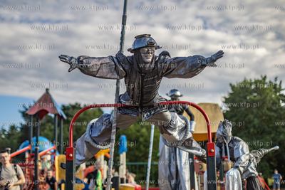 FETA.Teatr Akt "Fu-Turyści" - parada / Polska, Warszawa.
14.07.2024
fot....