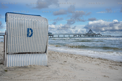 Niemcy. Molo w miejscowości Heringsdorf na wyspie...