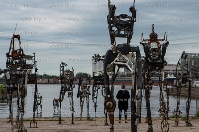 Gdańsk, Stocznia Cesarska. Nz. Rozbitkowie rzeźby...