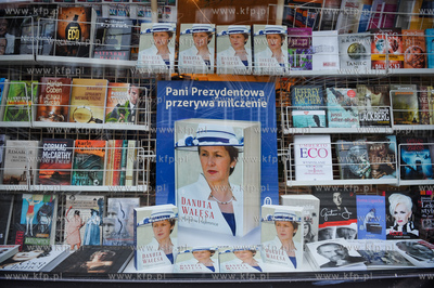 Gdansk. Ksiegarnia Muza. Autobiografia Danuty Walesy...