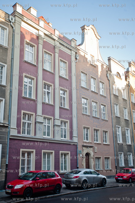 Gdansk. Odremontowane, nowo pomalowane kamieniczki...