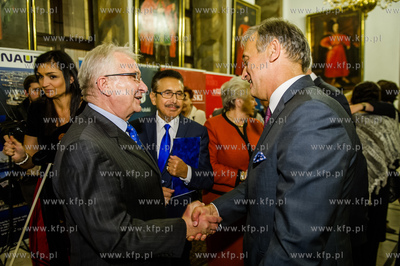 Gdansk. Ratusz Glownomiejski. Uroczystosc wreczenia...