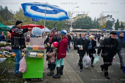 Gdansk. Cmentarz Lostowicki. Dzien Wszystkich Swietych....