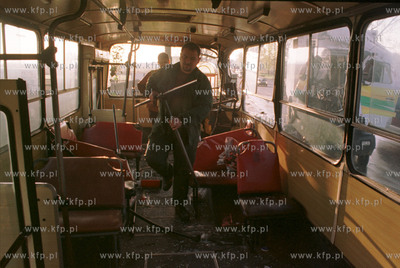 wypadek TIR - autobus w Legowie. 27.10.98 Fot.Maciej...