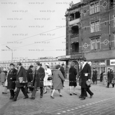 Gdańsk. Przejście dla pieszych na ulicy Podwale Grodzkie...